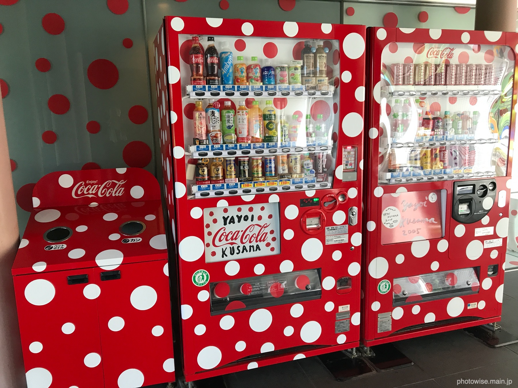 コカコーラの自販機@松本市美術館